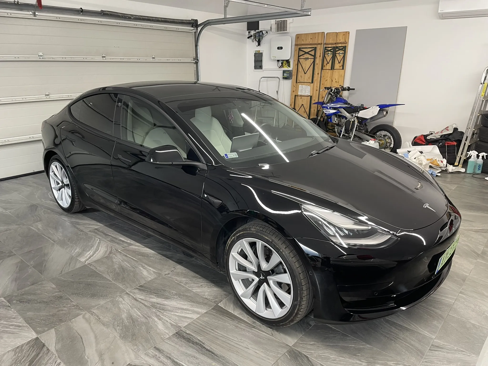Tesla Model 3 | Króm eltüntetés / Chrome Delete