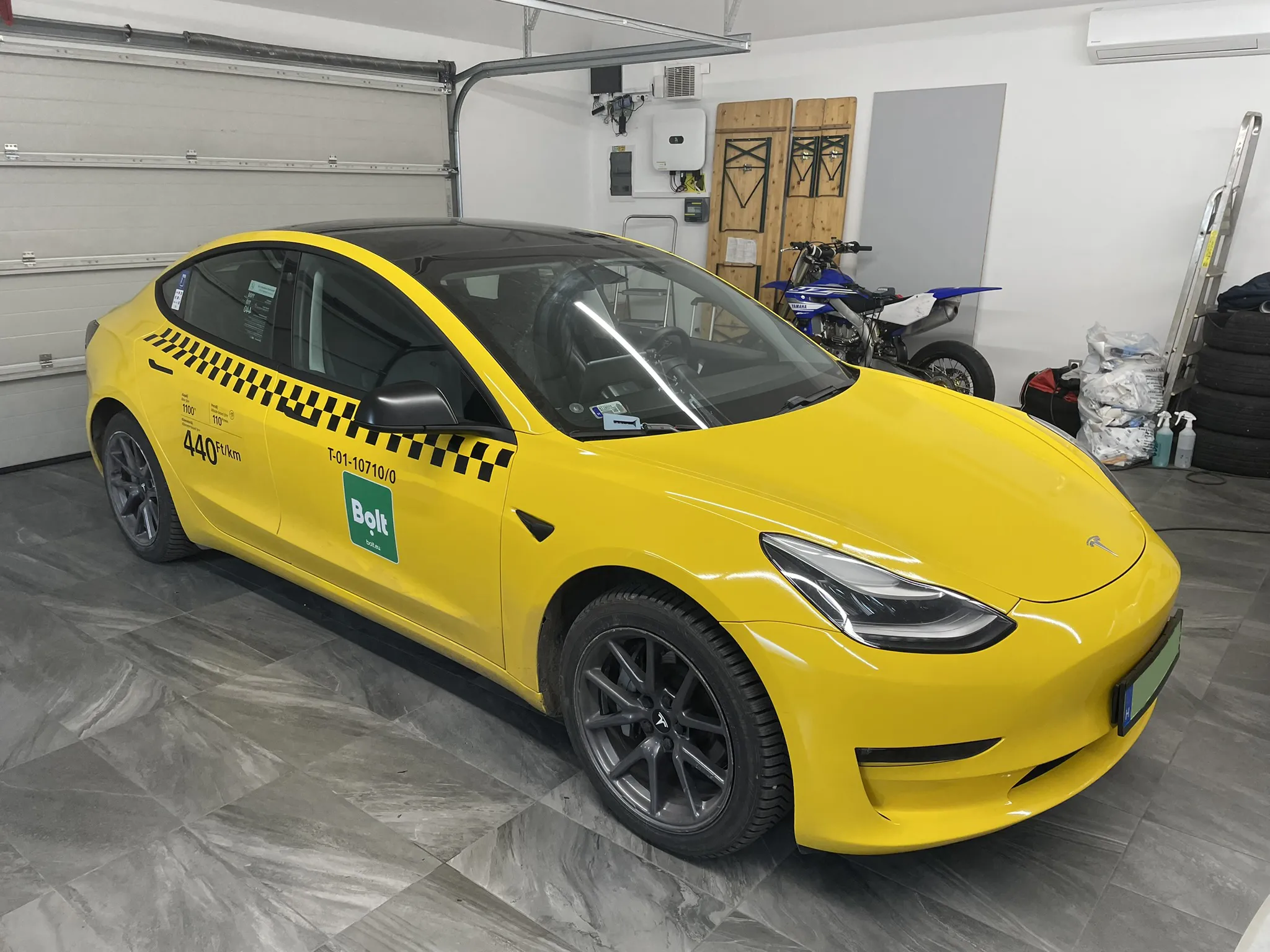 Tesla Model 3 | Króm eltüntetés / Chrome Delete