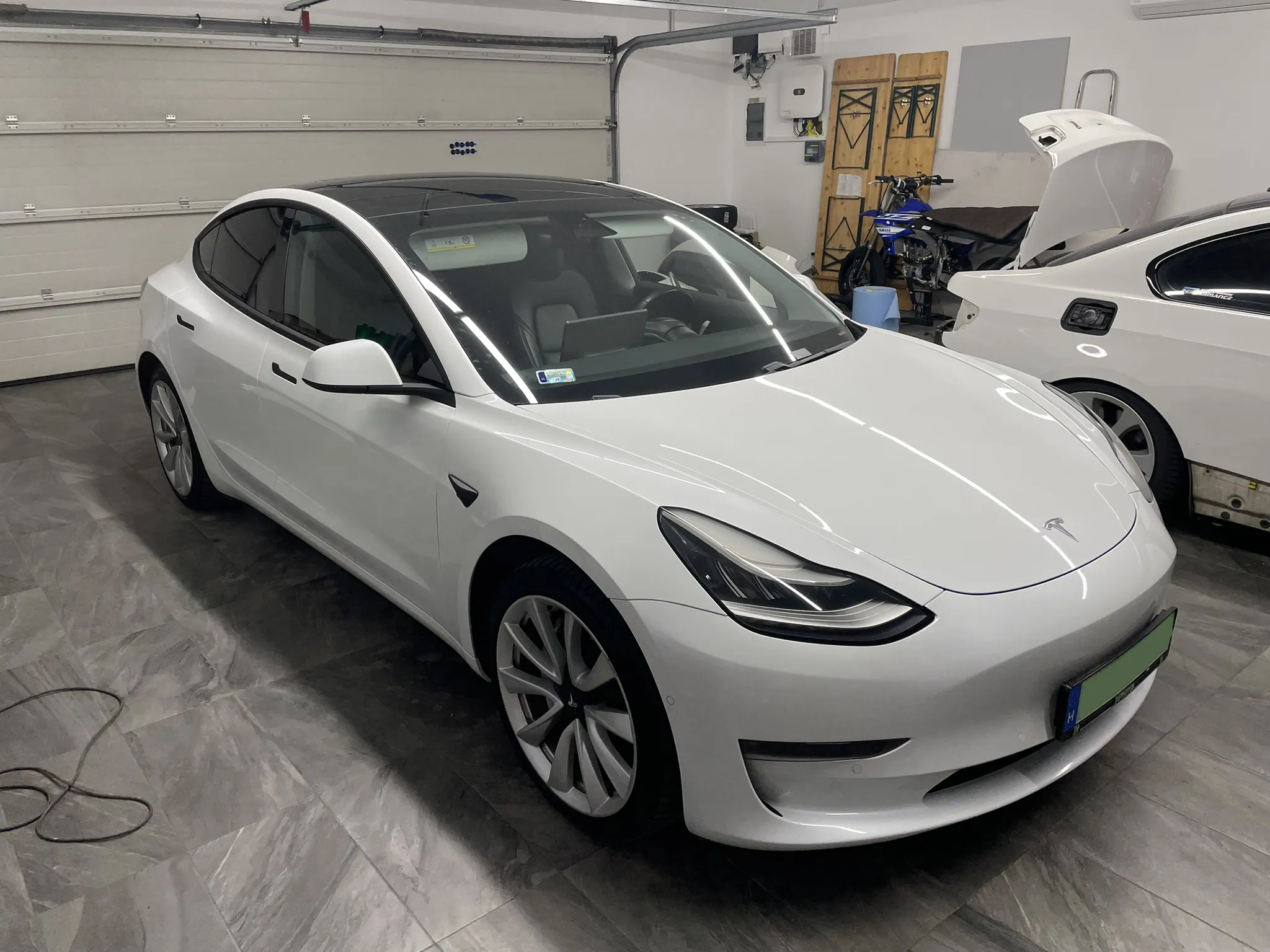 Tesla Model 3 | Króm eltüntetés / Chrome Delete