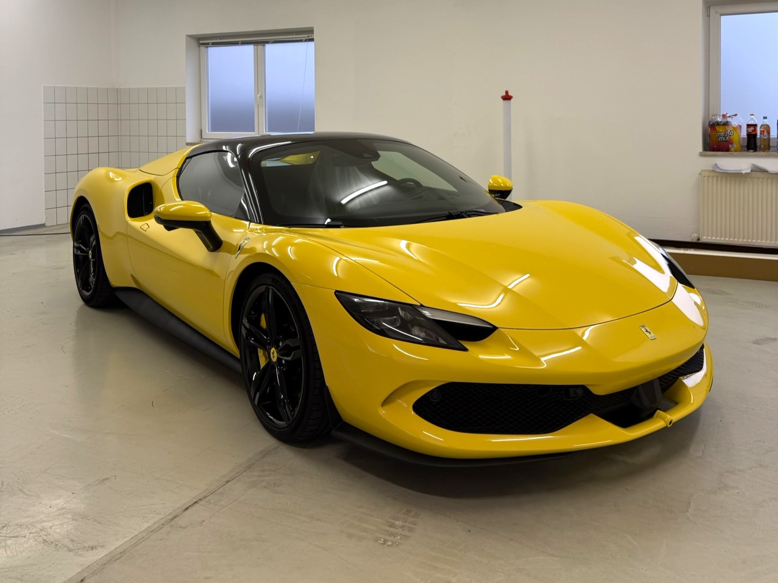 Ferrari GTS 296 | Teljes Karosszéria kővédő fóliázás