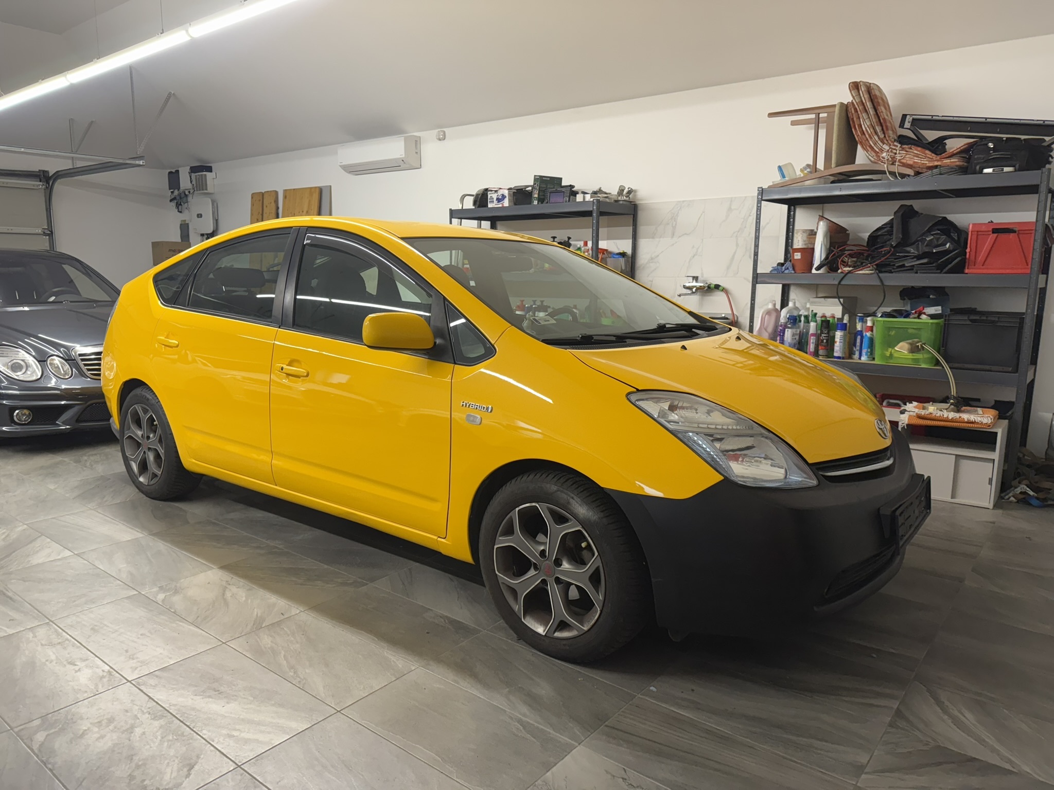 Toyota Prius - 3M 2080-G25 | Gloss Sunflower